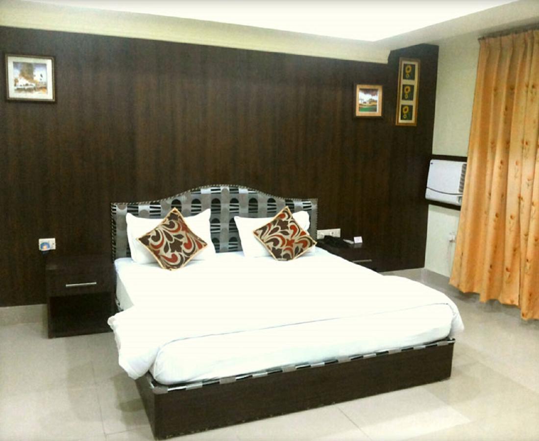 Bodhgaya Gautam Hotel Exterior photo