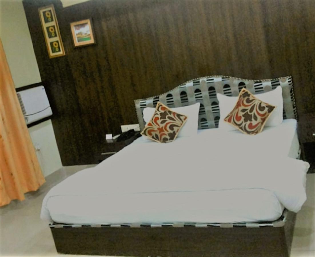 Bodhgaya Gautam Hotel Exterior photo