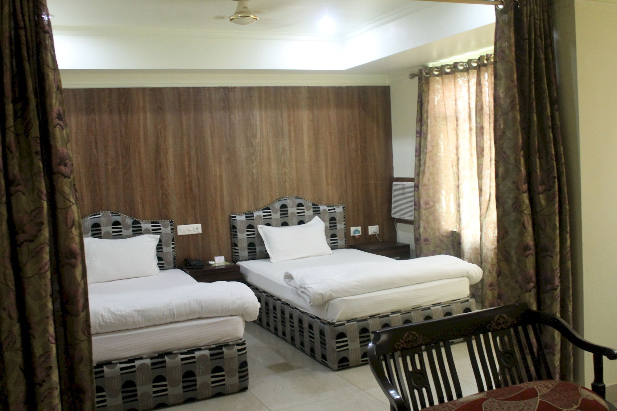 Bodhgaya Gautam Hotel Exterior photo